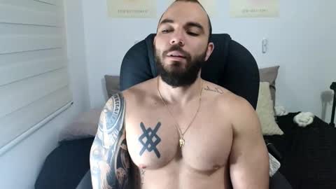 Isaac carter online show from November 2025 10:47:02 AM