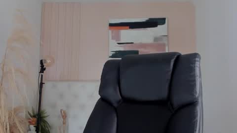 isaac_cryston online show from October 2025 07:34:02 PM