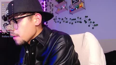 Snapshot of isaac_saenz chatting on December 2024 03:48:01 AM Isaac Saenz. online show from December 2024 03:48:01 AM