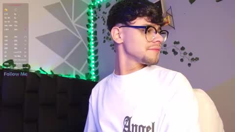 Snapshot of isaac_saenz chatting on December 2024 11:07:01 PM Isaac Saenz. online show from December 2024 11:07:01 PM