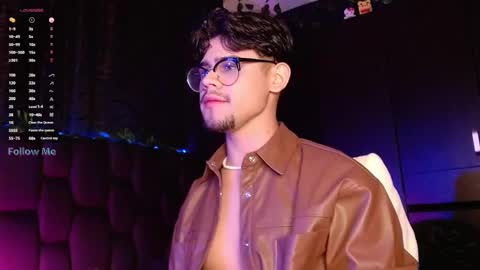 Snapshot of isaac_saenz chatting on December 2024 09:45:02 PM Isaac Saenz. online show from December 2024 09:45:02 PM