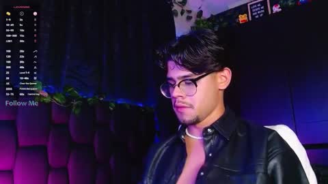 Snapshot of isaac_saenz chatting on January 2025 02:15:01 AM Isaac Saenz. online show from January 2025 02:15:01 AM