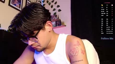 Snapshot of isaac_saenz chatting on February 2025 11:31:01 PM Isaac Saenz. online show from February 2025 11:31:01 PM