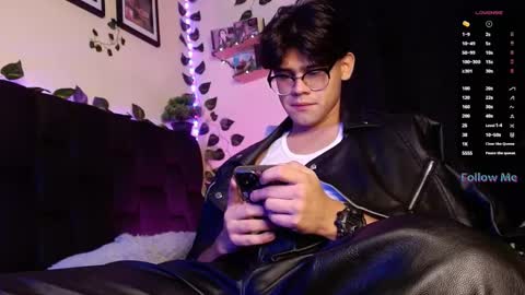 Snapshot of isaac_saenz chatting on February 2025 10:04:02 PM Isaac Saenz. online show from February 2025 10:04:02 PM