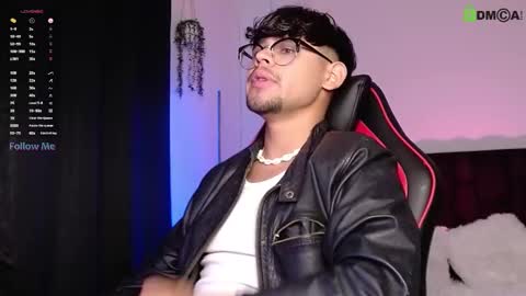 Snapshot of isaac_saenz chatting on September 2025 12:43:02 AM Isaac Saenz. online show from September 2025 12:43:02 AM