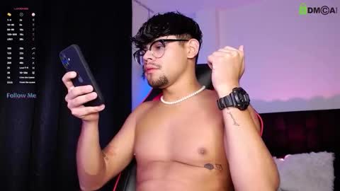 Snapshot of isaac_saenz chatting on September 2025 11:19:01 PM Isaac Saenz. online show from September 2025 11:19:01 PM