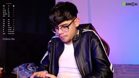 Snapshot of isaac_saenz chatting on November 2025 01:39:01 AM Isaac Saenz. online show from November 2025 01:39:01 AM