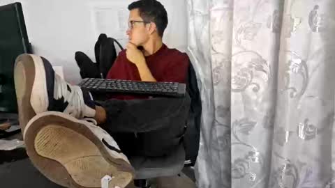 Isaac online show from October 2025 04:24:02 AM