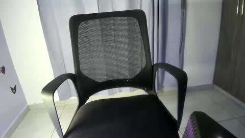 isaac online show from September 2025 05:22:01 AM