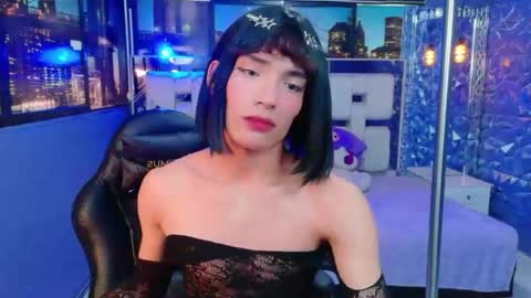 isaacnova online show from May 2026 09:01:02 PM
