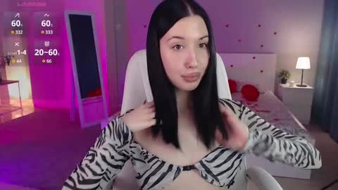 Snapshot of isabel_fontana chatting on February 2025 09:38:01 AM Bella online show from February 2025 09:38:01 AM