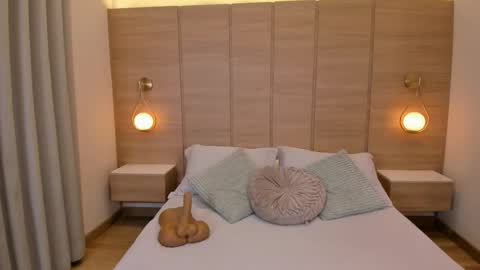 Isa online show from November 2025 03:07:01 AM