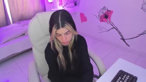 Snapshot of isabela_fiorelli chatting on November 2025 01:33:02 PM isabela_fiorelli online show from November 2025 01:33:02 PM