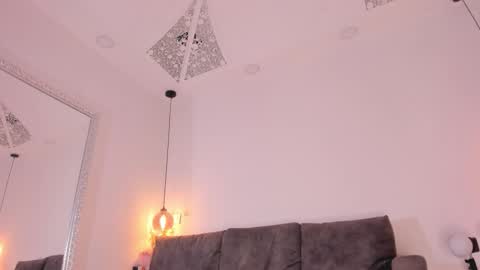 Isabela online show from October 2025 12:06:02 PM