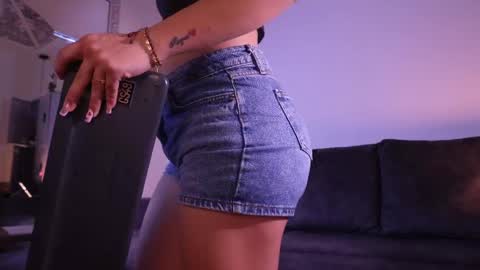 Snapshot of isabela_franco_ chatting on May 2026 11:42:02 AM Isabela online show from May 2026 11:42:02 AM
