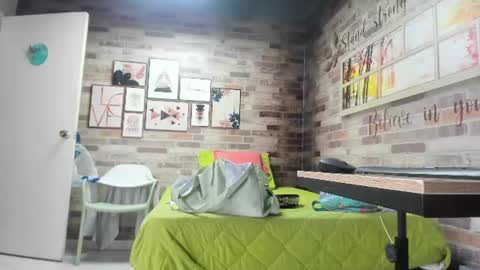 Snapshot of isabela_gomez3 chatting on June 2026 12:08:01 PM Isabela online show from June 2026 12:08:01 PM