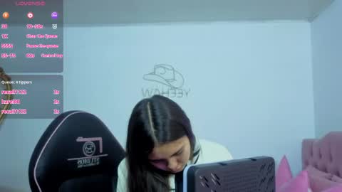 Snapshot of isabela_tay chatting on June 2026 11:37:02 AM ISABELA online show from June 2026 11:37:02 AM