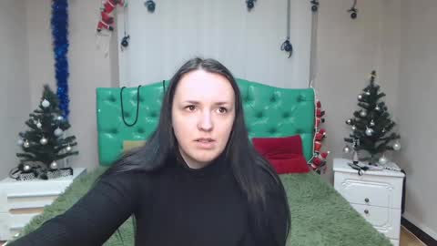 IsabelBlackberry online show from December 2024 12:34:02 PM