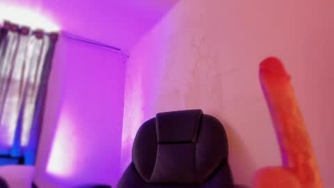 isabella online show from June 2026 02:33:01 PM
