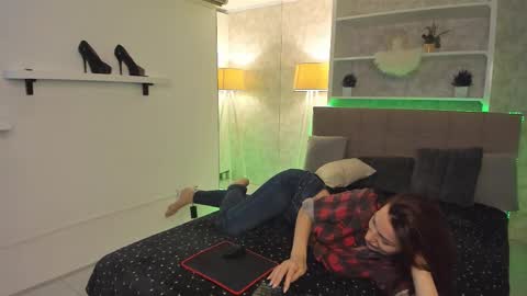 IsabelKiss online show from October 2025 06:24:02 AM