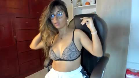 Isabella22 1 online show from March 2026 03:34:02 AM
