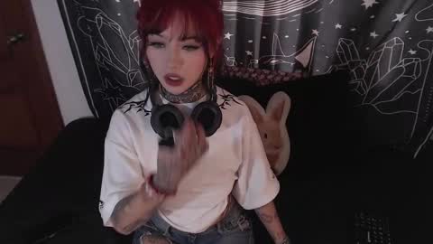 Snapshot of isabella__dark chatting on December 2024 09:22:01 PM    online show from December 2024 09:22:01 PM