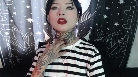 Snapshot of isabella__dark chatting on January 2025 08:22:02 PM    online show from January 2025 08:22:02 PM