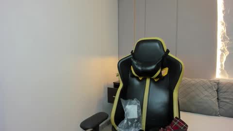 Isabel florez online show from March 2026 12:08:01 PM