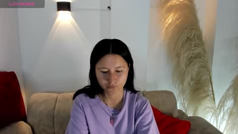 Isabella online show from March 2026 02:23:02 PM