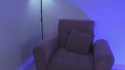 Snapshot of isabella_jones9 chatting on October 2025 11:21:02 PM ISABELLA online show from October 2025 11:21:02 PM