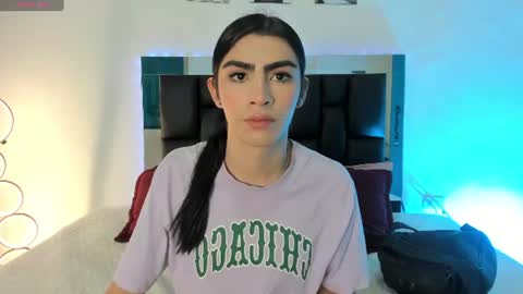 Snapshot of isabella_moon9 chatting on July 2026 11:27:01 AM Isabella Moon9 online show from July 2026 11:27:01 AM