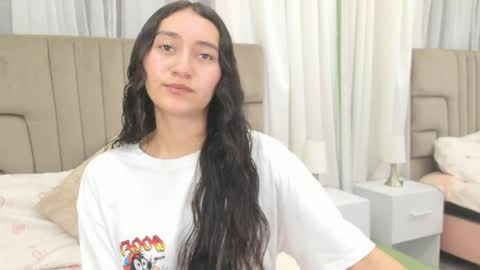 Isabella Nowa online show from April 2026 11:48:02 AM