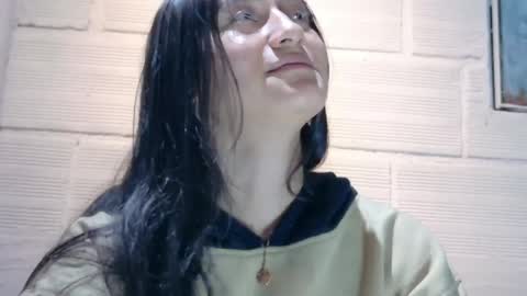 Snapshot of isabella_nowa chatting on May 2026 09:55:01 PM Isabella Nowa online show from May 2026 09:55:01 PM