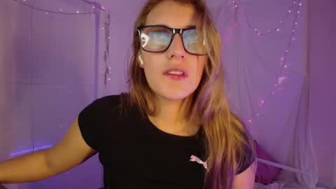 Isabella Rros online show from February 2026 02:35:01 PM