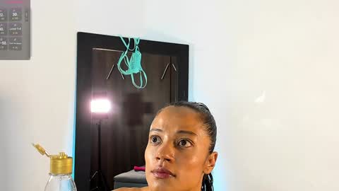 Snapshot of isabella_savina chatting on January 2025 01:59:01 AM Isabella online show from January 2025 01:59:01 AM