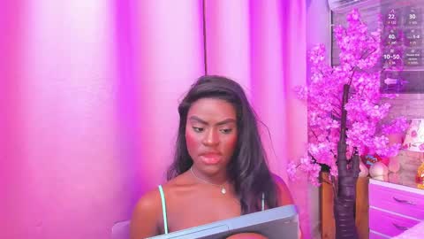 Snapshot of isabellabroms21 chatting on February 2025 11:25:02 PM    v online show from February 2025 11:25:02 PM