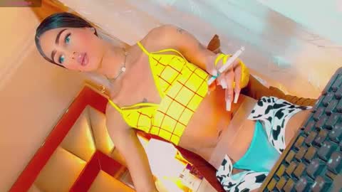 isabellagirs online show from October 2025 05:17:02 AM