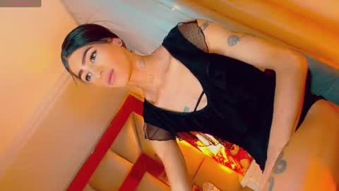 isabellagirs online show from November 2025 12:36:02 PM