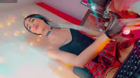 isabellagirs online show from November 2025 07:22:02 AM