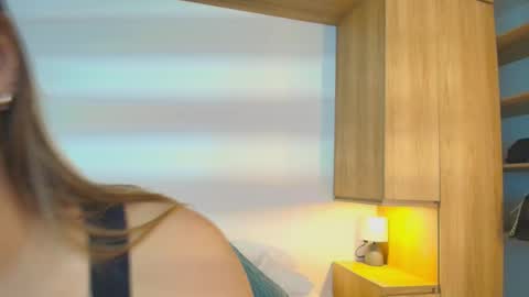 Isabella  online show from December 2025 02:00:01 PM