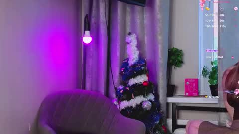 Snapshot of isabellakin chatting on December 2025 09:48:01 AM Hi Im Bella online show from December 2025 09:48:01 AM