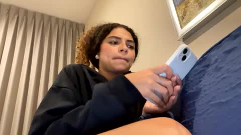 Isabella.. back again  online show from February 2025 01:41:02 AM