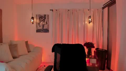 Snapshot of isabellalux_ chatting on June 2026 02:50:02 PM ISABELLA online show from June 2026 02:50:02 PM