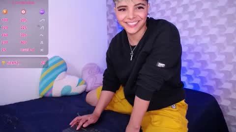 Isabella Mout  online show from February 2025 12:20:02 AM