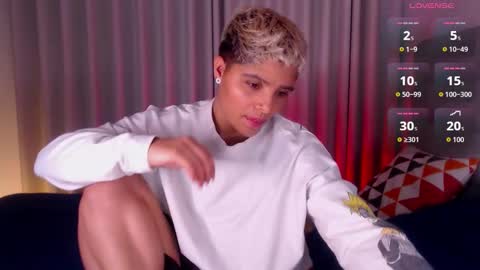 Isabella Mout  online show from December 2025 07:21:02 PM