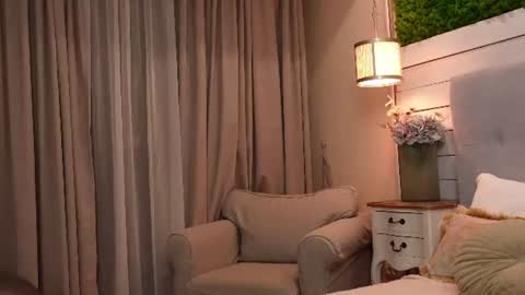 Snapshot of isabellamyst chatting on June 2026 12:32:02 AM IsabellaMyst online show from June 2026 12:32:02 AM