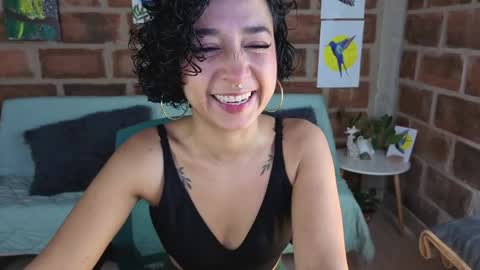 Isabela Paz online show from May 2026 12:57:01 PM