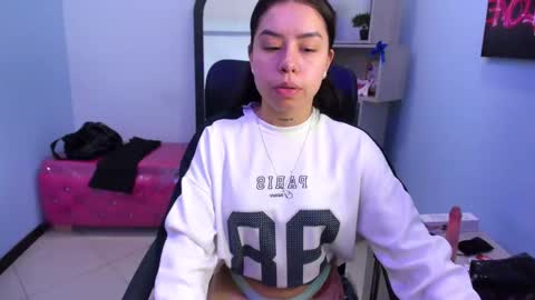 Snapshot of isabellasummer_ chatting on June 2026 02:06:02 PM isebella online show from June 2026 02:06:02 PM