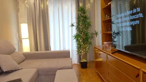 isabellauribe online show from May 2026 12:54:01 PM