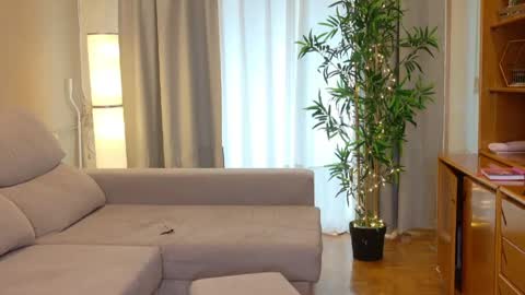 isabellauribe online show from May 2026 11:37:01 AM